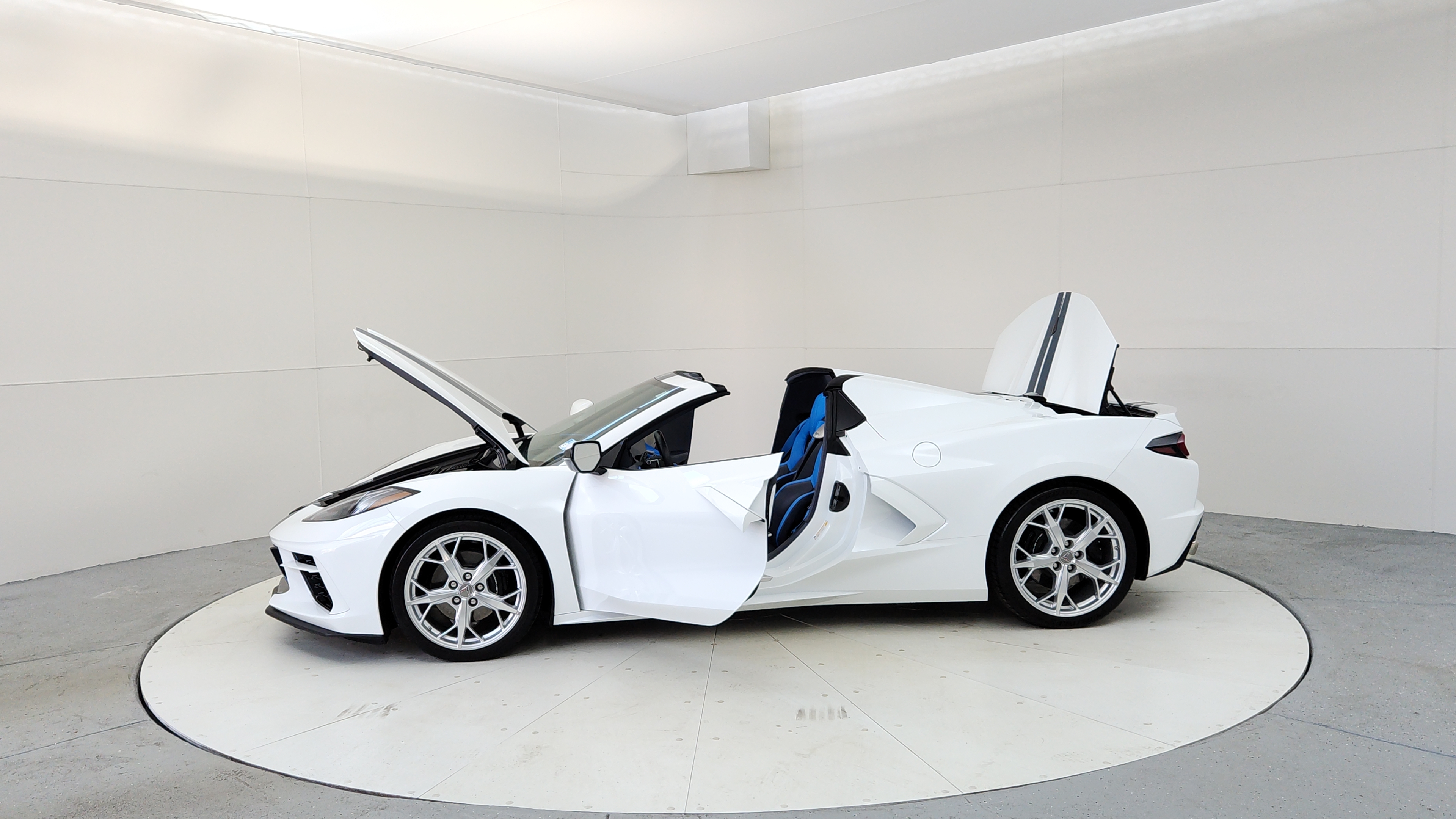 Pre-Owned 2023 Chevrolet Corvette Stingray 2D Convertible in