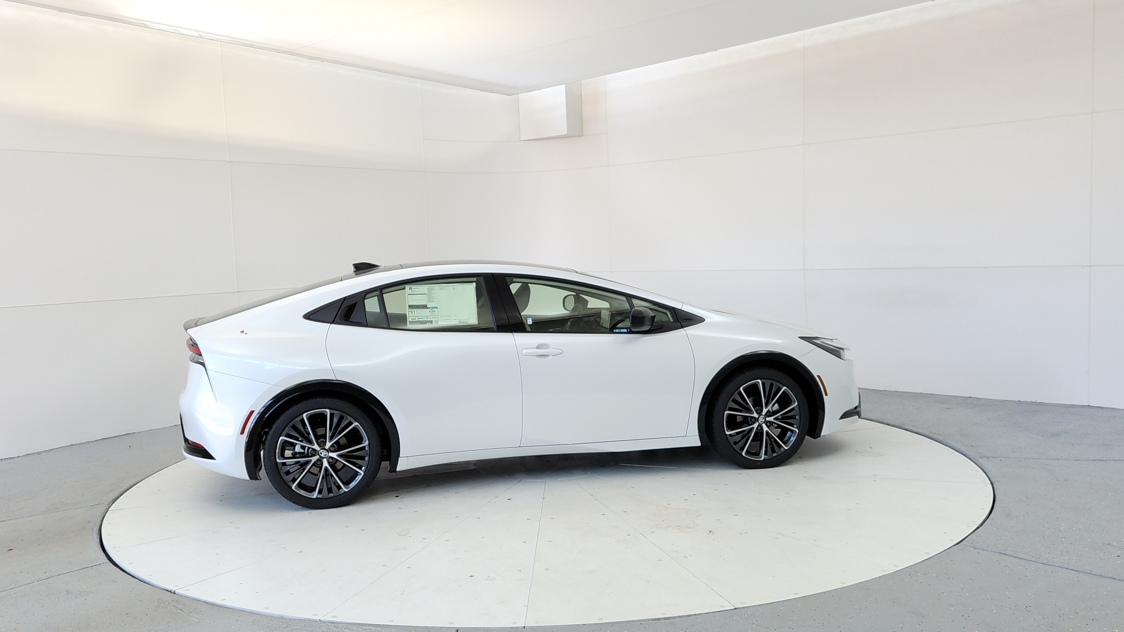 New 2027 Toyota Prius XLE 5D Hatchback in Woburn #N41287 | Woburn
